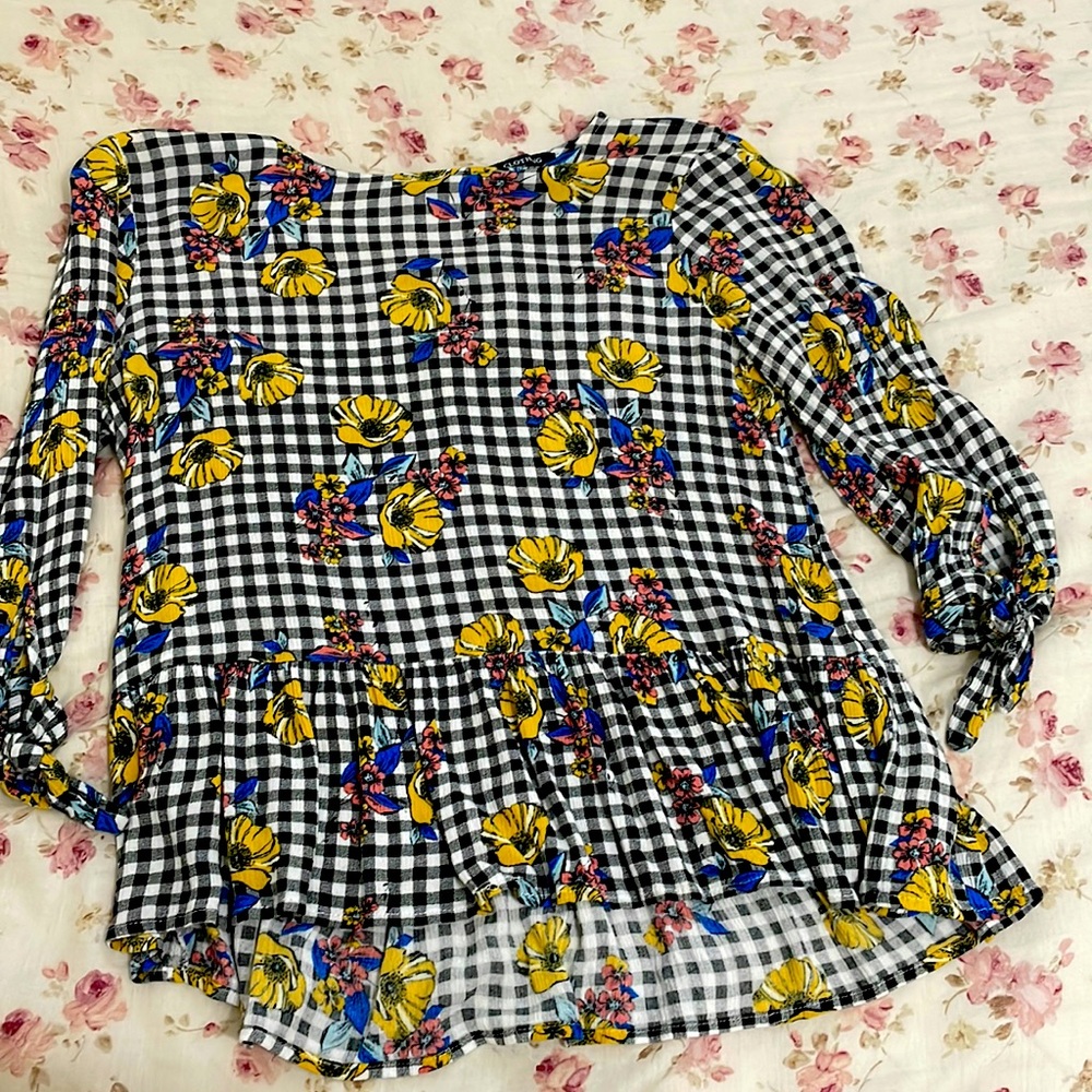 cute blouse for women.